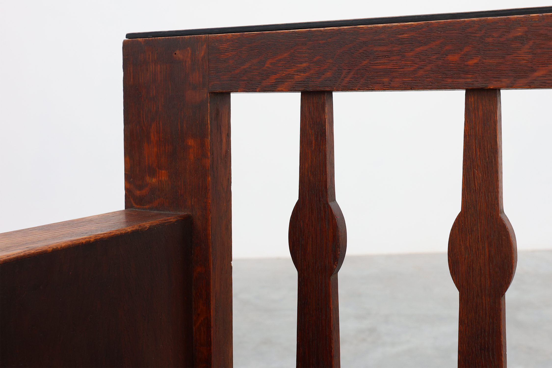 Modernist Art Deco bench with lift-top storage seat in solid oak, Belgium 1920sthumbnail